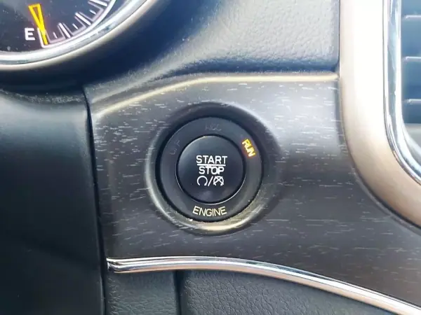 Jeep Grand Cherokee 2016 - 34950 EUR, 135350 km - AUTO.MOTO.pt - 135350km - foto 37 de 60
