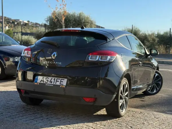 Renault Mégane Coupe 2014 - 12900 EUR, 155557 km - AUTO.MOTO.pt - 155557km - foto 8 de 32