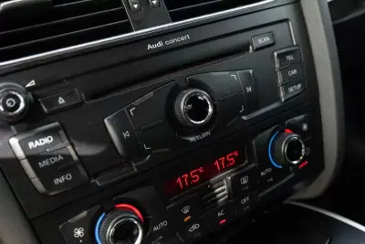 Audi A5 Sportback 2009 - 11900 EUR, 270425 km - AUTO.MOTO.pt - 270425km - foto 18 de 25