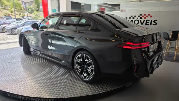 BMW i5 2025 - 56750 EUR, 43090 km - 43090km - foto 21 de 64
