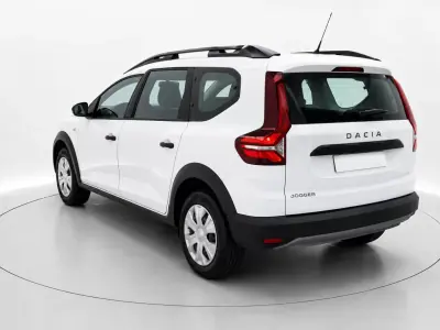 Dacia Jogger 2023 - 13999 EUR, 130000 km - AUTO.MOTO.pt - 130000km - foto 3 de 9