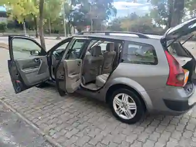 Renault Mégane Break 2004 — foto 3 de 12
