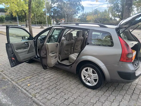 Renault Mégane Break 2004 — foto 3 de 12