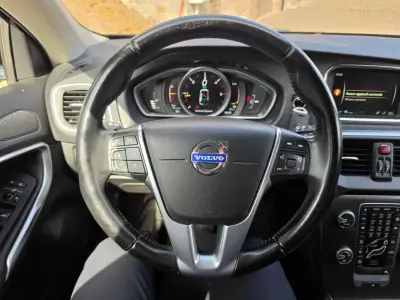 Volvo V40 2015 - 11750 EUR, 178697 km - 178697km - foto 7 de 18