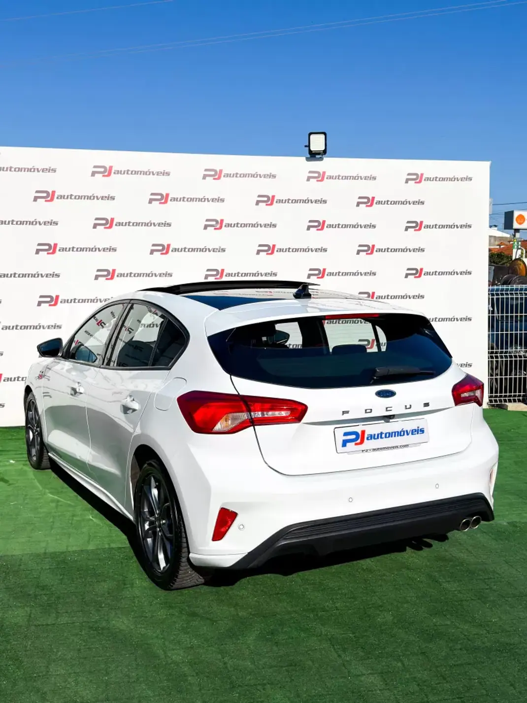 Ford Focus 2019 - 15500 EUR, 124230 km - 124230km - foto 7 de 26