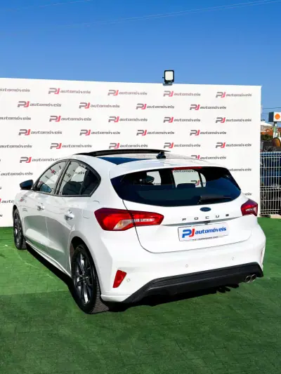 Ford Focus 2019 - 15500 EUR, 124230 km - 124230km - foto 7 de 26