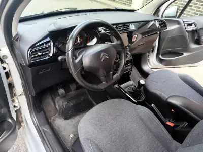 Citroën C3 2015 - 7480 EUR, 127000 km - AUTO.MOTO.pt - 127000km - foto 10 de 28