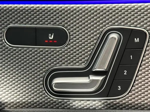 Mercedes-Benz CLA 250 2021 - 23450 EUR, 127841 km - AUTO.MOTO.pt - 127841km - foto 14 de 28