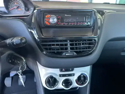 Peugeot 208 2014 - 9900 EUR, 73804 km - 73804km - foto 20 de 29