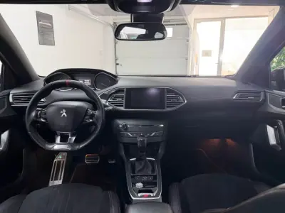 Peugeot 308 SW 2015 - 9990 EUR, 166000 km - AUTO.MOTO.pt - 166000km - foto 7 de 21