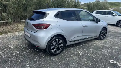 Renault Clio 2023 - 15900 EUR, 68000 km - AUTO.MOTO.pt - 68000km - foto 5 de 21