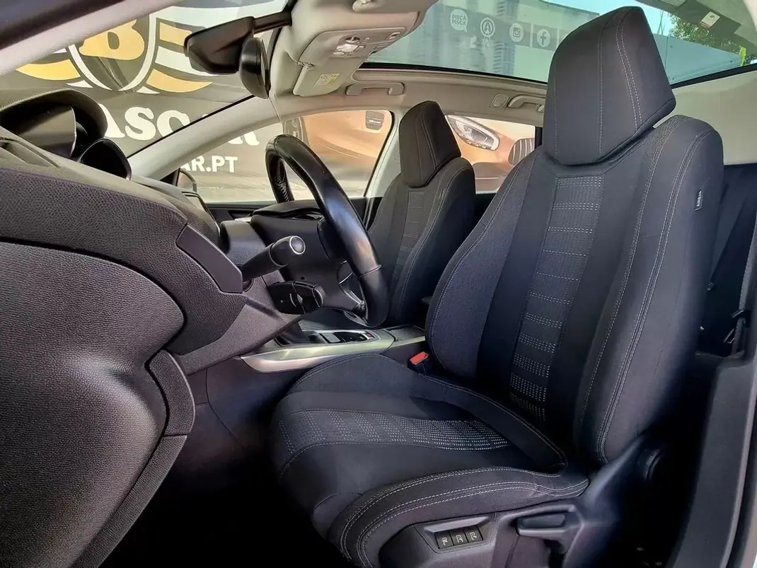 Peugeot 308 SW 2016 - 9990 EUR, 197000 km - AUTO.MOTO.pt - 197000km - foto 5 de 17