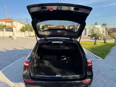Mercedes-Benz E 300 2020 - 32899 EUR, 142500 km - AUTO.MOTO.pt - 142500km - foto 8 de 33