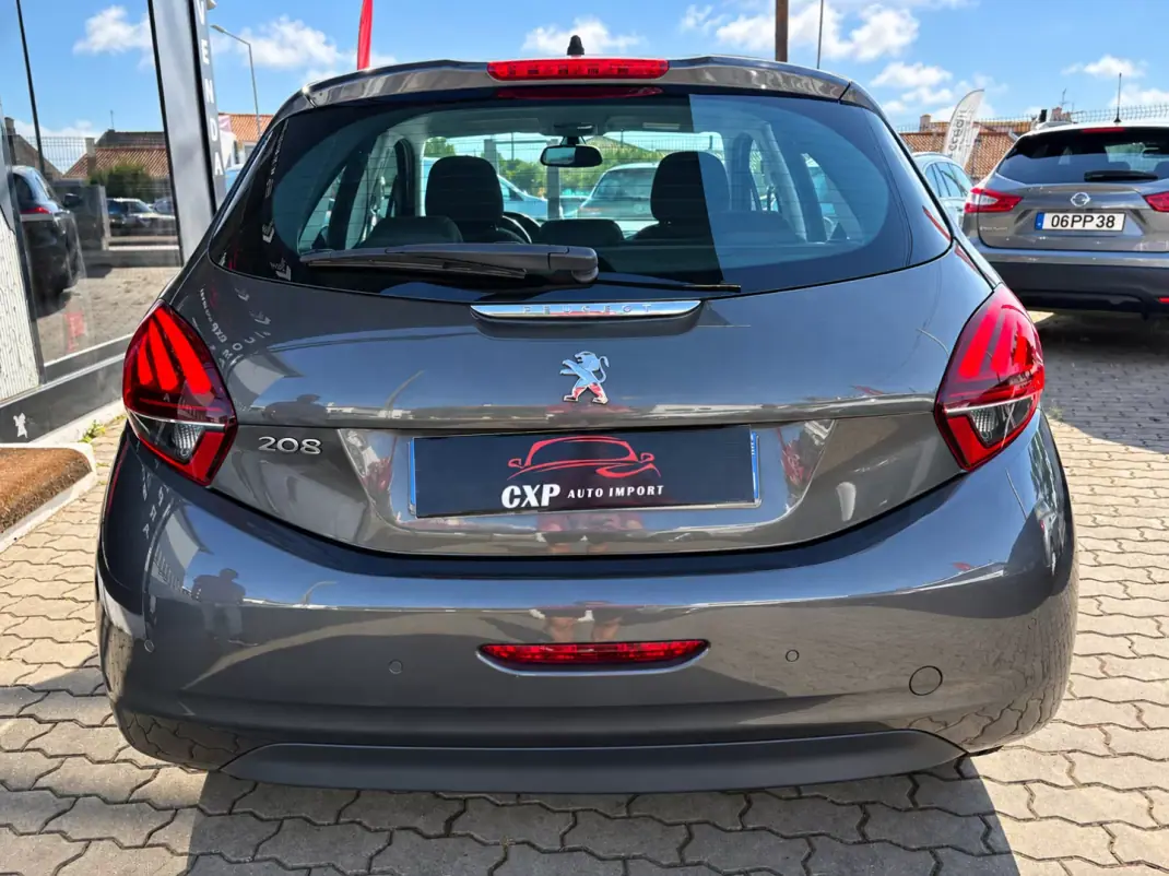 Peugeot 208 2018 - 9500 EUR, 102011 km - 102011km - foto 7 de 10