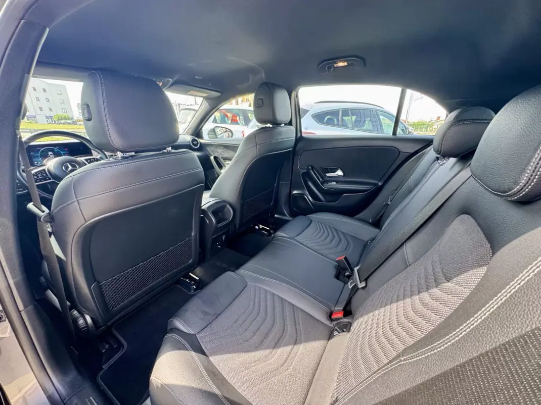 Mercedes-Benz A 180 2020 - 22950 EUR, 116348 km - AUTO.MOTO.pt - 116348km - foto 22 de 32
