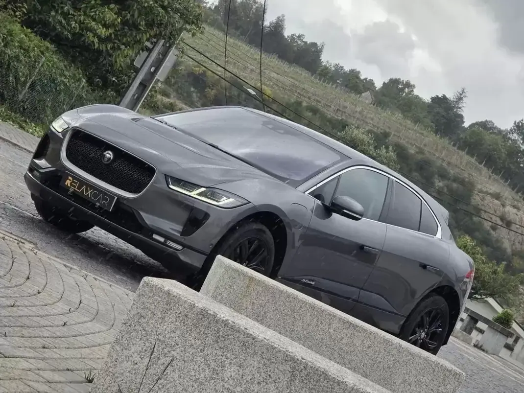 Jaguar I-Pace 2020 - 27999 EUR, 93000 km - AUTO.MOTO.pt - 93000km - foto 28 de 28