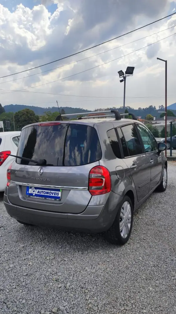 Renault Grand Modus 2009 - 6589 EUR, 209758 km - AUTO.MOTO.pt - 209758km - foto 14 de 15