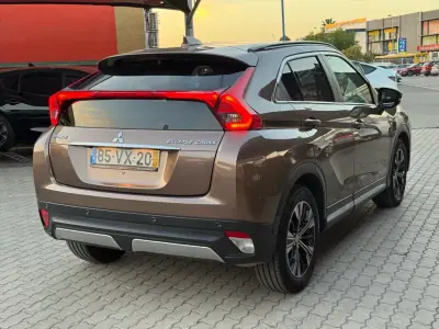 Mitsubishi Eclipse Cross 2019 - 21750 EUR, 89000 km - AUTO.MOTO.pt - 89000km - foto 4 de 24