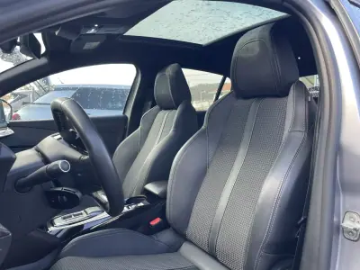 Peugeot e-208 2022 - 18650 EUR, 38776 km - AUTO.MOTO.pt - 38776km - foto 16 de 47