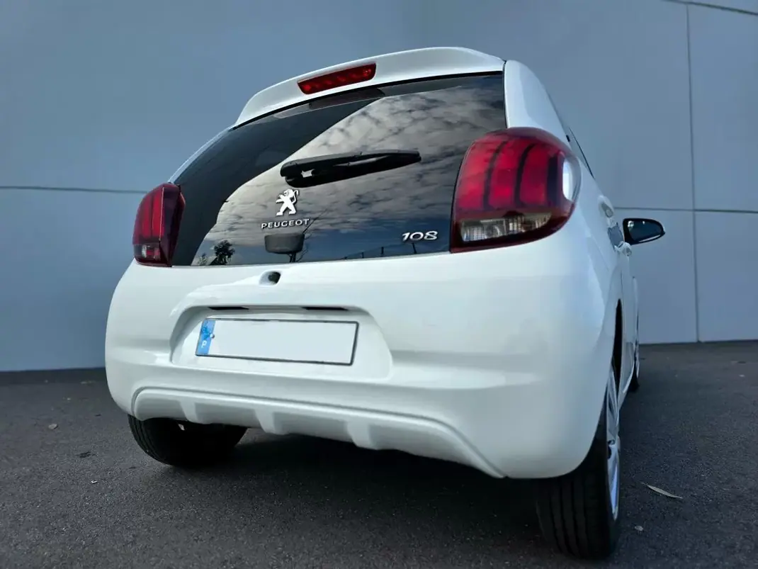 Peugeot 108 2014 - 6750 EUR, 58030 km - AUTO.MOTO.pt - 58030km - foto 7 de 28