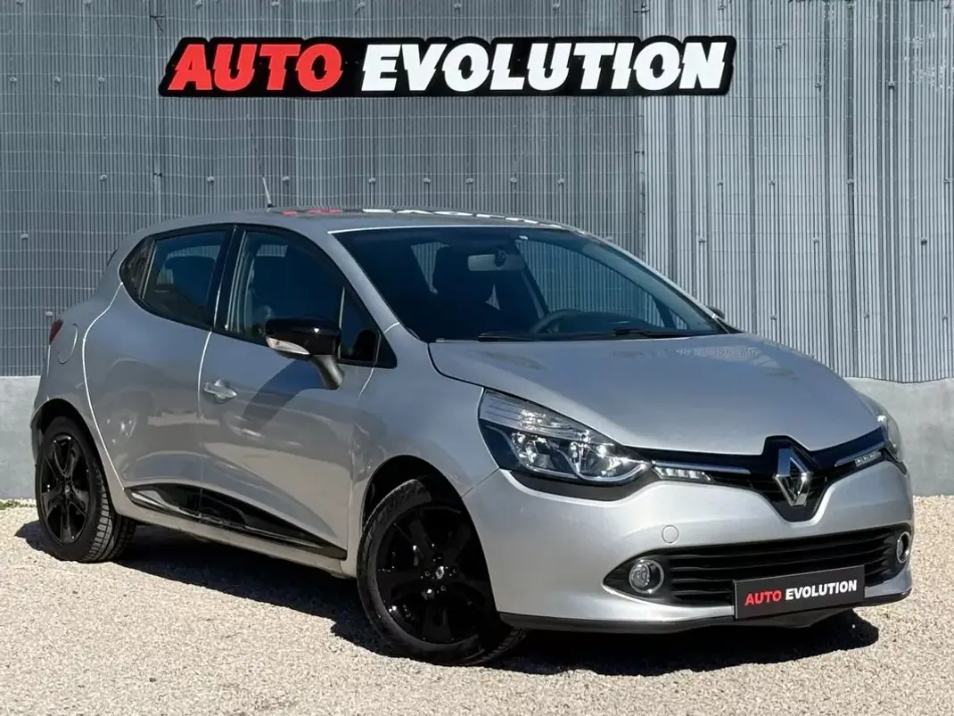 Renault Clio 2015 - 9950 EUR, 155000 km - AUTO.MOTO.pt - 155000km - foto 1 de 24