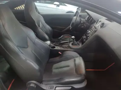 Peugeot RCZ 2010 - 13480 EUR, 102545 km - AUTO.MOTO.pt - 102545km - foto 23 de 37