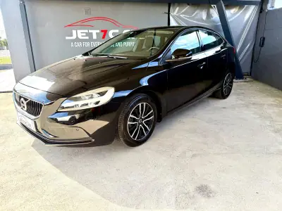 Volvo V40 2017 - 17490 EUR, 131420 km - AUTO.MOTO.pt - 131420km - foto 2 de 21