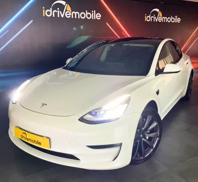 Tesla Model 3 2020 - 29900 EUR, 108726 km - AUTO.MOTO.pt - 108726km - foto 5 de 36
