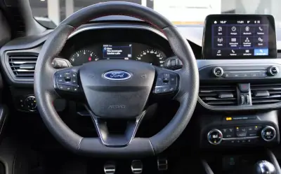 Ford Focus 2022 - 17400 EUR, 37639 km - AUTO.MOTO.pt - 37639km - foto 12 de 19