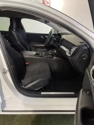 Volvo V60 2022 - 31900 EUR, 71000 km - AUTO.MOTO.pt - 71000km - foto 16 de 29