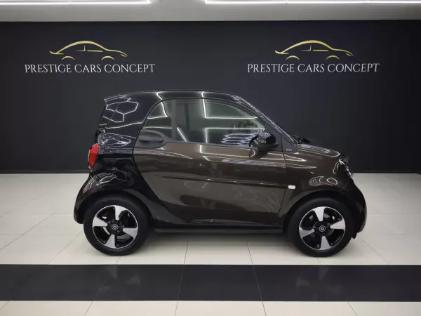 Smart ForTwo Coupé 2018 - 12450 EUR, 110509 km - AUTO.MOTO.pt - 110509km - foto 2 de 33