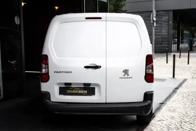 Peugeot Partner BlueHDi 100 L2 Cabine Dupla 2021 - 12990 EUR, 103902 km - AUTO.MOTO.pt - 103902km - foto 10 de 28