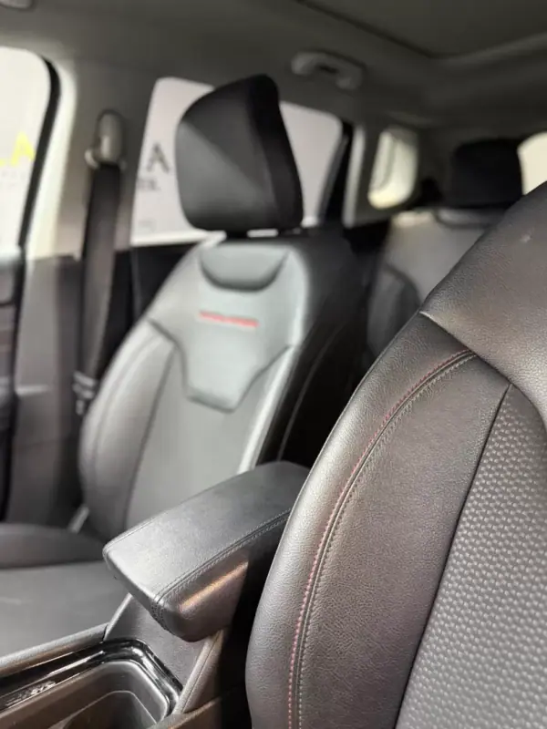 Jeep Compass 2022 - 21900 EUR, 116655 km - AUTO.MOTO.pt - 116655km - foto 20 de 35