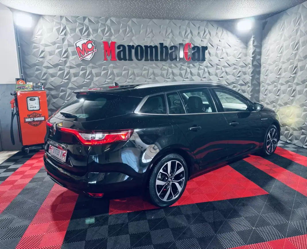 Renault Mégane Sport Tourer 2018 - 15990 EUR, 148529 km - 148529km - foto 8 de 36