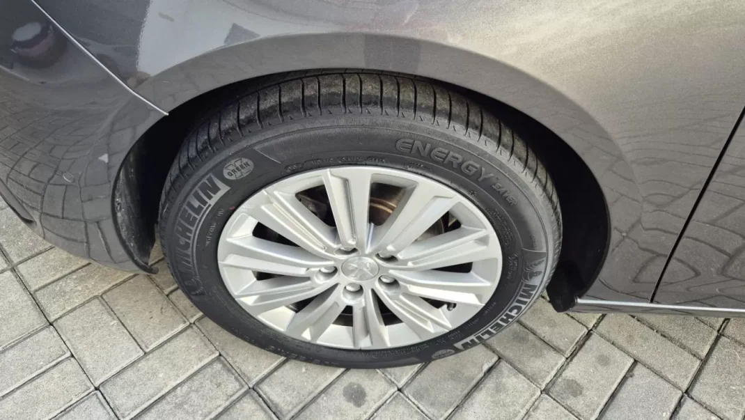 Peugeot 308 SW 2017 - 15900 EUR, 133694 km - AUTO.MOTO.pt - 133694km - foto 17 de 17