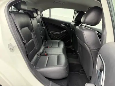 Mercedes-Benz A 180 2014 - 14200 EUR, 192198 km - AUTO.MOTO.pt - 192198km - foto 12 de 15