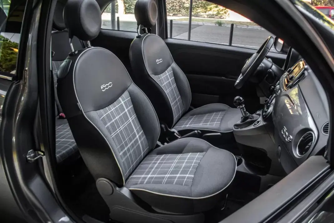 Fiat 500C 2016 - 8900 EUR, 93634 km - 93634km - foto 25 de 35