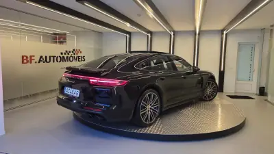 Porsche Panamera 2020 - 84500 EUR, 42501 km - AUTO.MOTO.pt - 42501km - foto 4 de 51