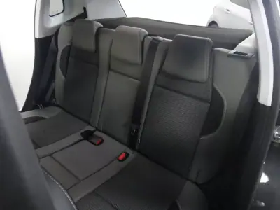 Peugeot 2008 2018 - 10250 EUR, 109000 km - AUTO.MOTO.pt - 109000km - foto 12 de 21