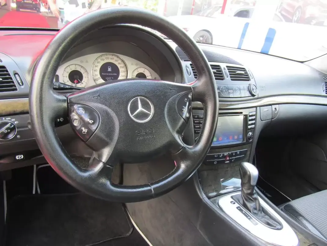 Mercedes-Benz E 270 2003 - 9949 EUR, 259100 km - 259100km - foto 12 de 19