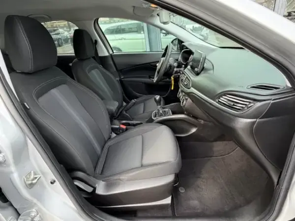 Fiat Tipo Station Wagon 2020 - 14900 EUR, 55800 km - AUTO.MOTO.pt - 55800km - foto 12 de 12