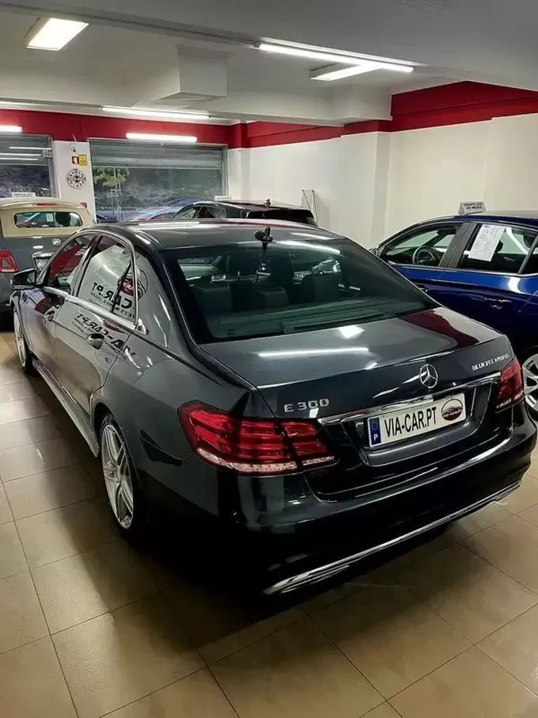 Mercedes-Benz E 300 2013 - 17500 EUR, 221000 km - AUTO.MOTO.pt - 221000km - foto 6 de 32