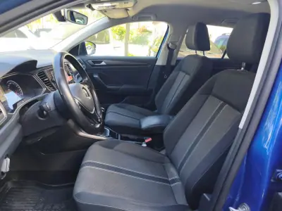 Volkswagen T-Roc 2019 - 15900 EUR, 130000 km - AUTO.MOTO.pt - 130000km - foto 10 de 14
