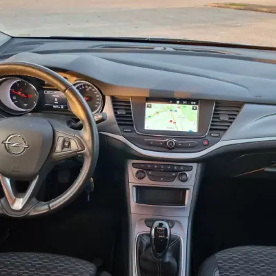 Opel Astra Sports Tourer 2022 - 11850 EUR, 149283 km - AUTO.MOTO.pt - 149283km - foto 5 de 5