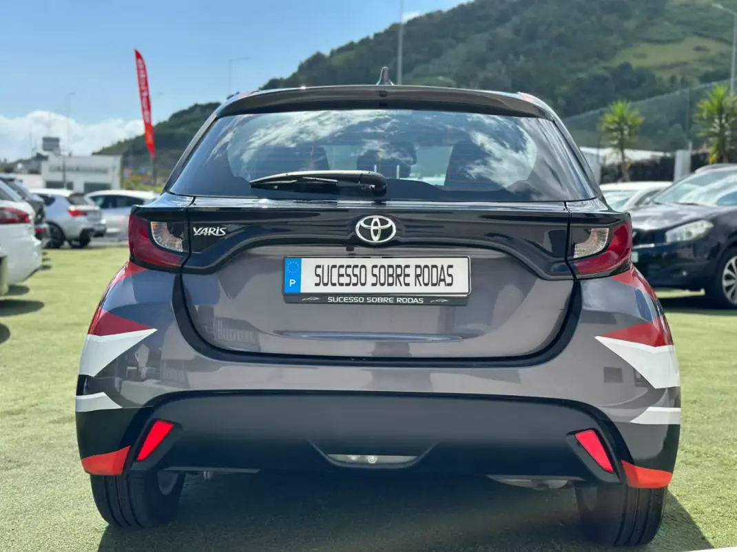 Toyota Yaris 2023 - 19990 EUR, 13981 km - 13981km - foto 7 de 16