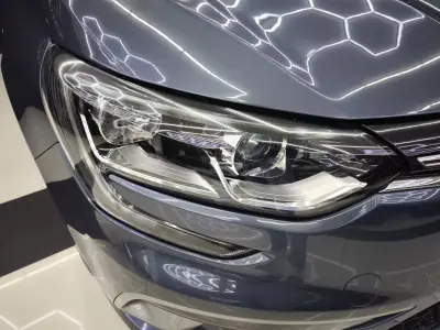 Renault Mégane Sport Tourer 2018 - 14450 EUR, 246155 km - AUTO.MOTO.pt - 246155km - foto 11 de 37