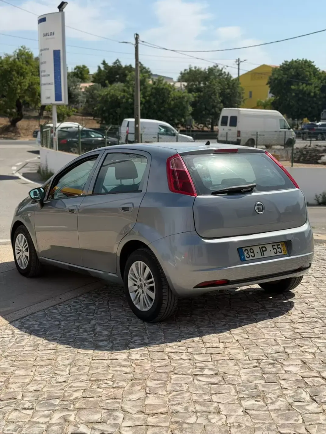 Fiat Punto 2009 - 5900 EUR, 59120 km - AUTO.MOTO.pt - 59120km - foto 4 de 9