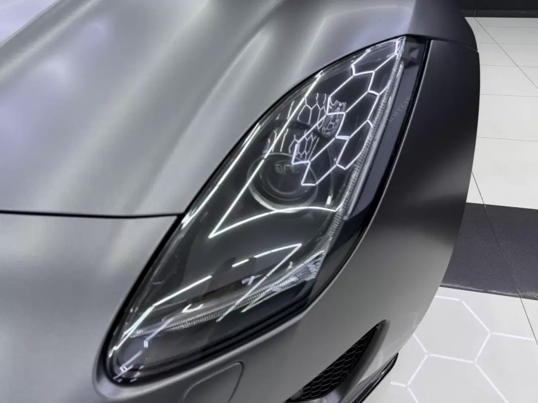 Jaguar F-Type 2018 - 48950 EUR, 57634 km - 57634km - foto 12 de 43