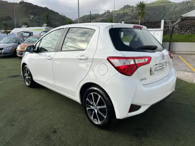 Toyota Yaris 2018 - 18490 EUR, 135785 km - AUTO.MOTO.pt - 135785km - foto 5 de 14