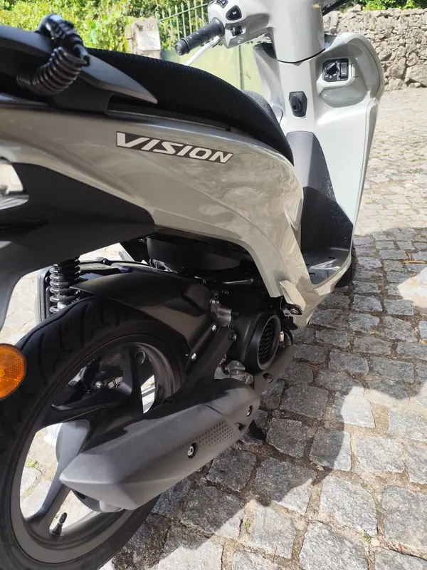 Honda Vision 2026 - 1990 EUR, 1192 km - AUTO.MOTO.pt - 1192km - foto 5 de 15